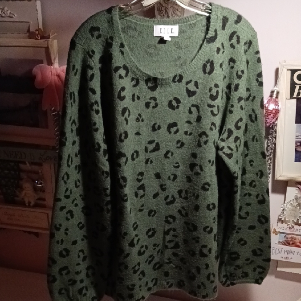 Stunning! ELLE ⚜️ Olive Green Leopard Print Sweater *New* ⚜️🐆⚜️
